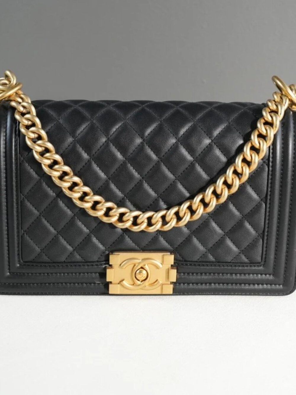 Chanel Le Boy Medium Size